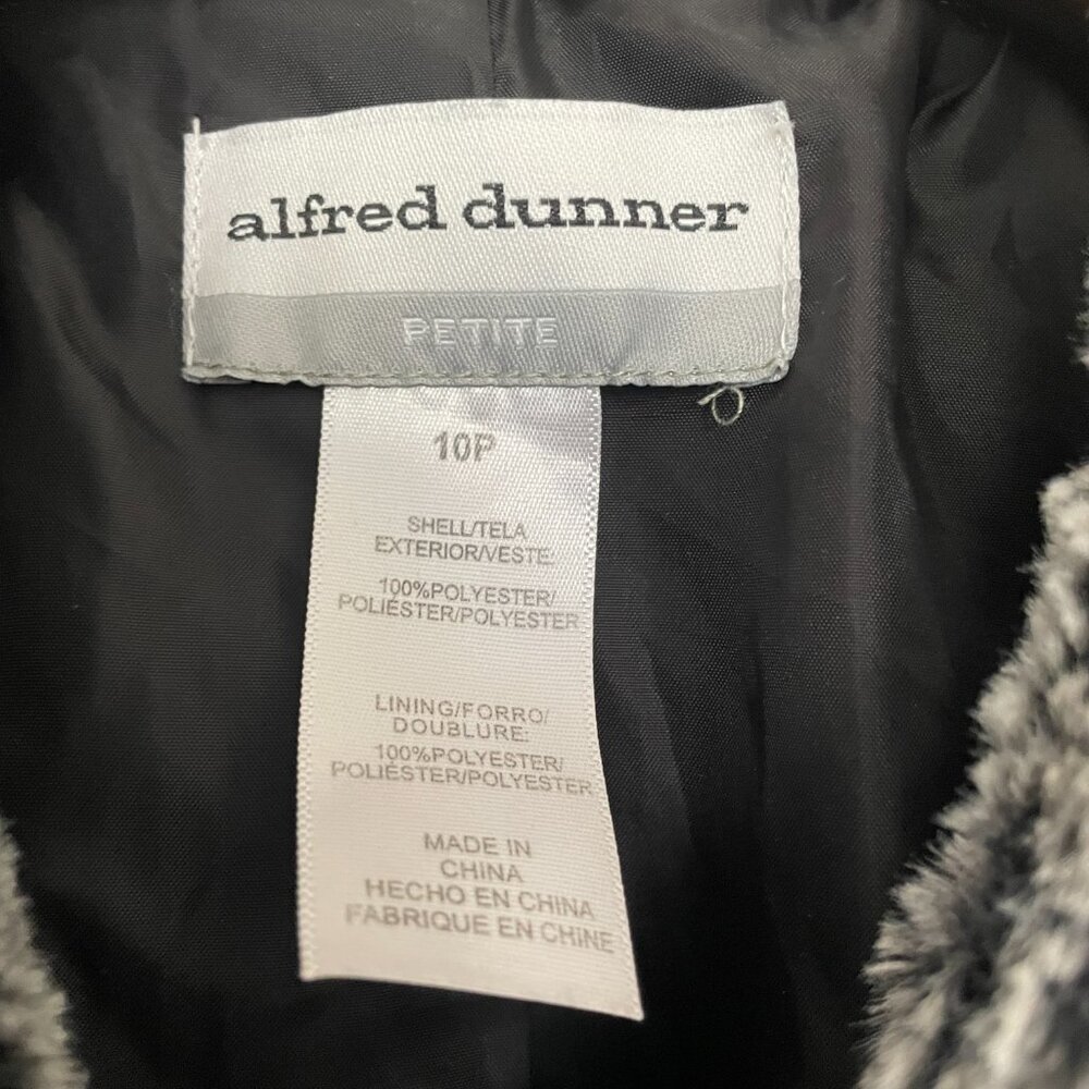 Alfred Dunner Soft Classic Faux Fur Jacket Grey Size 10P - Picture 7 of 7